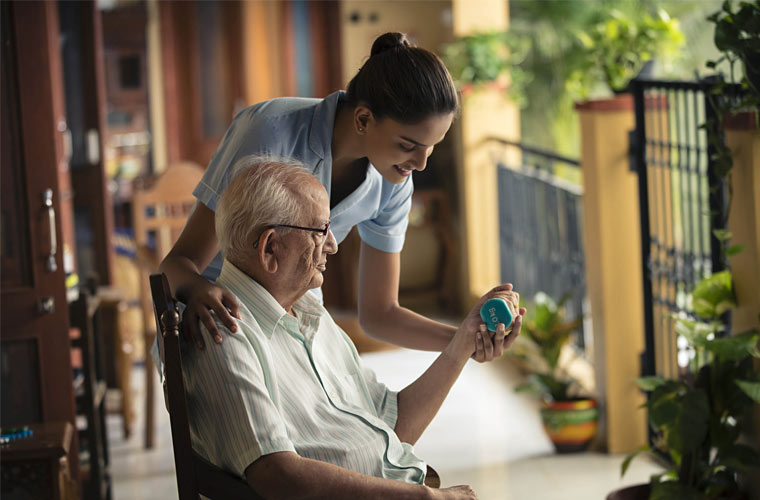 How Professional Care for Senior Citizens Enhances Daily Living
